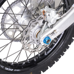 Zeta Hjulmutter M25x32-P1.5 H18, Husqvarna TC/FC 14-22 Blå Zeta Hjulmutter M25x32-P1.5 H18, Husqvarna TC/FC 14-22 Blå