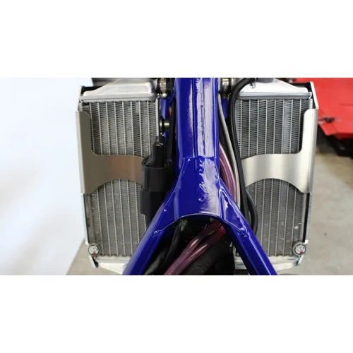 AXP Kylarskydd med svarta distanser Sherco 125SER 18- AXP Kylarskydd med svarta distanser Sherco 125SER 18-