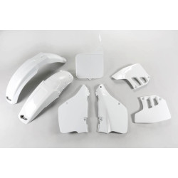 UFO Plastkit Suzuki white