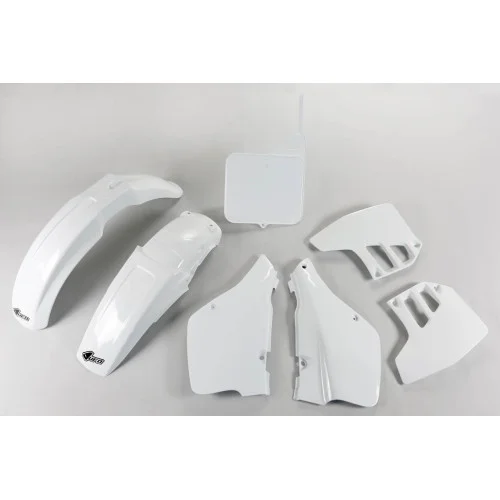 UFO Plastkit Suzuki white UFO Plastkit Suzuki white