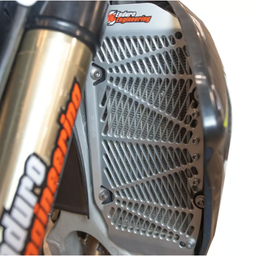 EE Kylarskydd med galler Triumph TF250/450 24-26